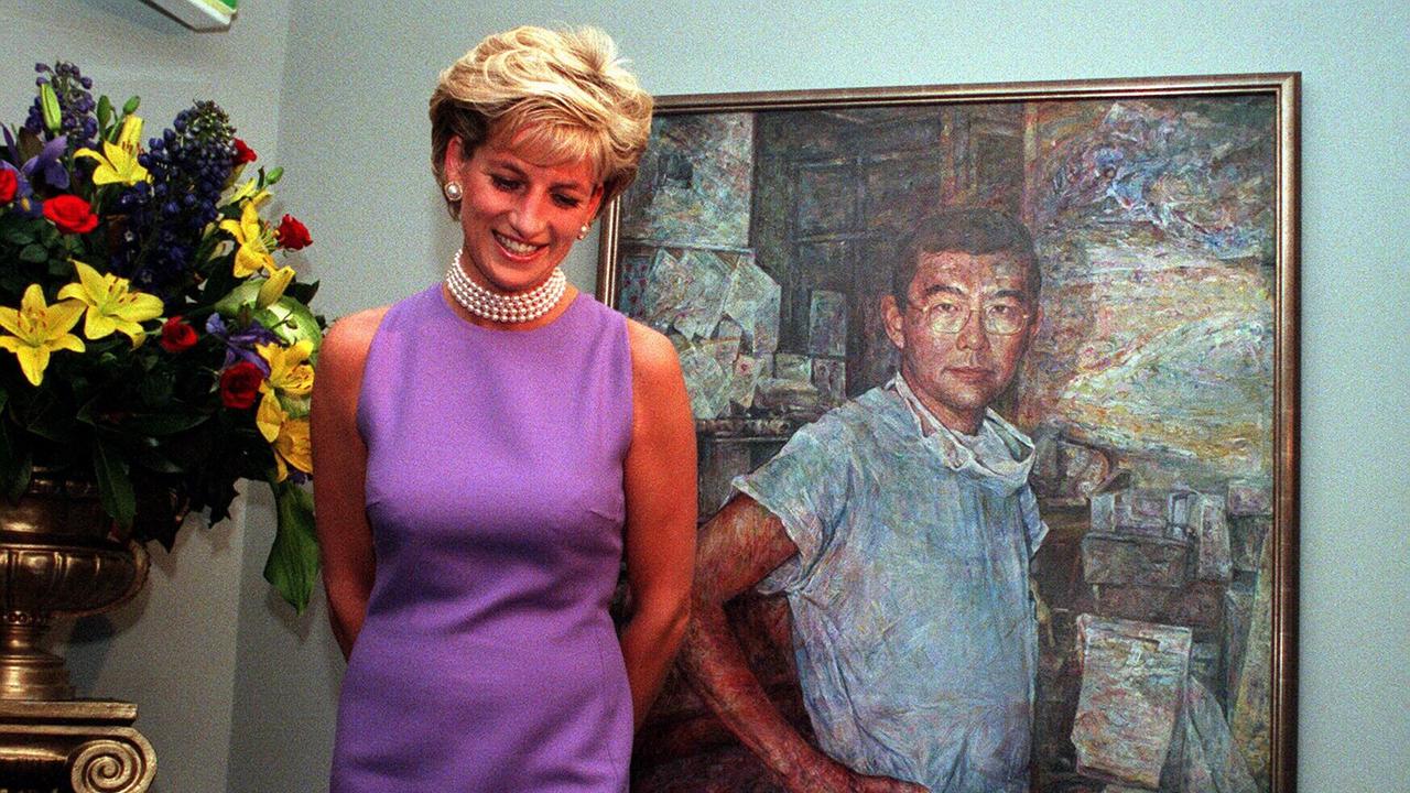 Diana, Princess of Wales in front of a portrait of Dr Victor Chang during visit at Sydney's St Vincent's Hospital.