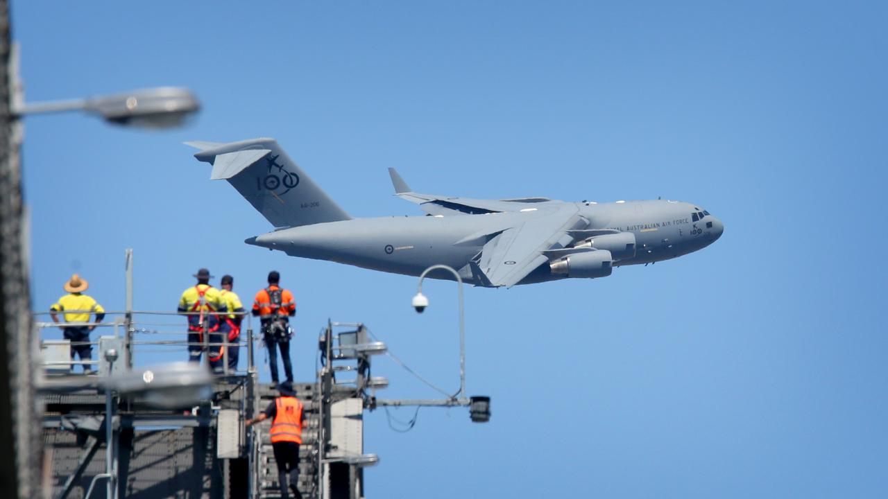 The RAAF C-17 Globemaster flying over Brisbane in preparation for its Riverfire Festival display this Saturday - Photo Steve Pohlner