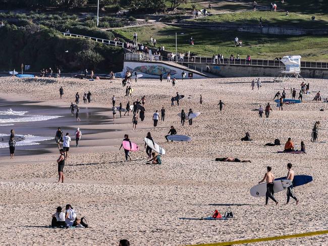 SYDNEY, AUSTRALIA - NewsWire Photos June 27, 2021: General coverage from Sydney's Bondi Beach on the first day of a wide spread two week lockdown.Picture: NCA NewsWire / Flavio Brancaleone