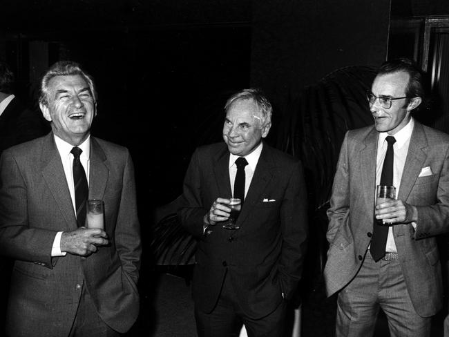 Carlyon, right, with Bob Hawke and journalist Harry Gordon. 