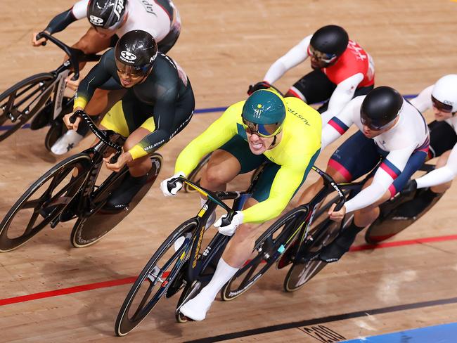 IZU, JAPAN - AUGUST 08: (L-R) Yuta Wakimoto of Team Japan, Mohd Azizulhasni Awang of Team Malaysia, Matthew Glaetzer of Team Australia, Kwesi Browne of Team Trinidad And Tobago, Denis Dmitriev of Team ROC and Stefan Boetticher of Team Germany sprint during the Men's Keirin quarterfinals - heat 3 of the track cycling on day sixteen of the Tokyo 2020 Olympic Games at Izu Velodrome on August 08, 2021 in Izu, Shizuoka, Japan. (Photo by Justin Setterfield/Getty Images)