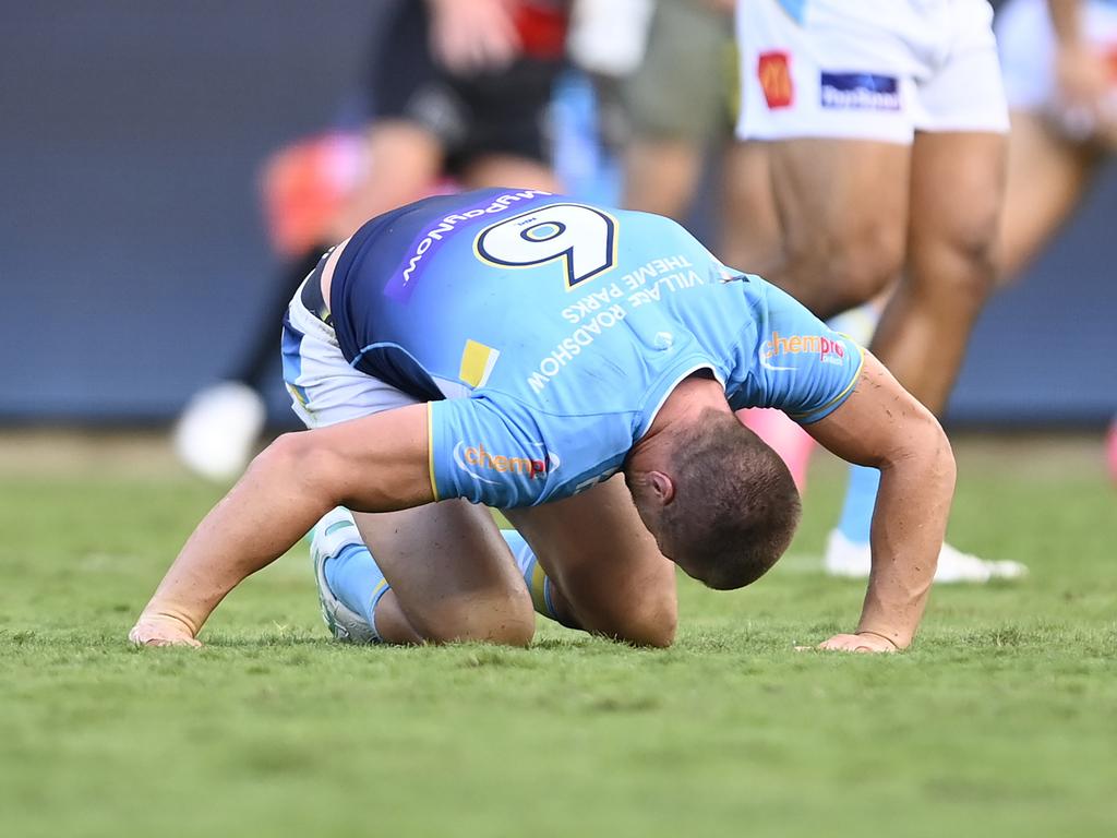 Kieran Foran has been ruled out for the rest of the game. Photo: Ian Hitchcock/Getty Images