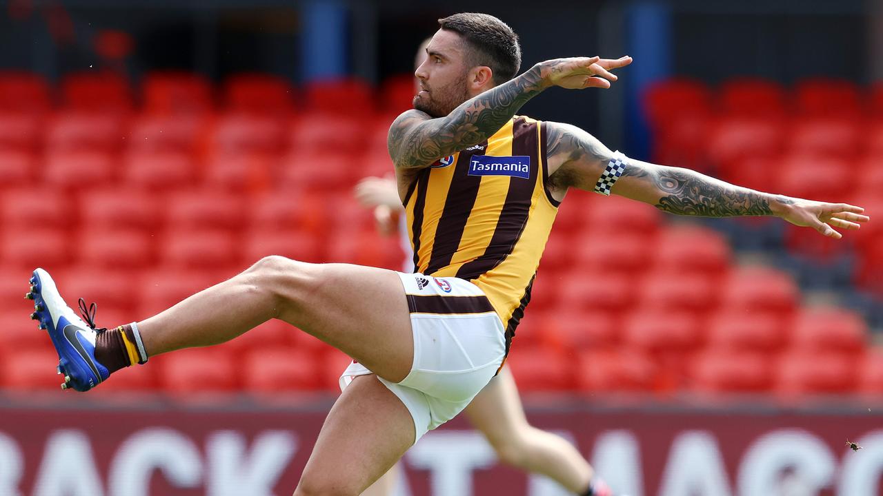 AFL Round 16. St Kilda vs Hawthorn at Metricon Stadium. 05/09/2020... Chad Wingard of the Hawks snaps at goal . Pic: Michael Klein