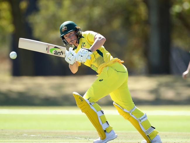 Alyssa Healy batting against Ireland