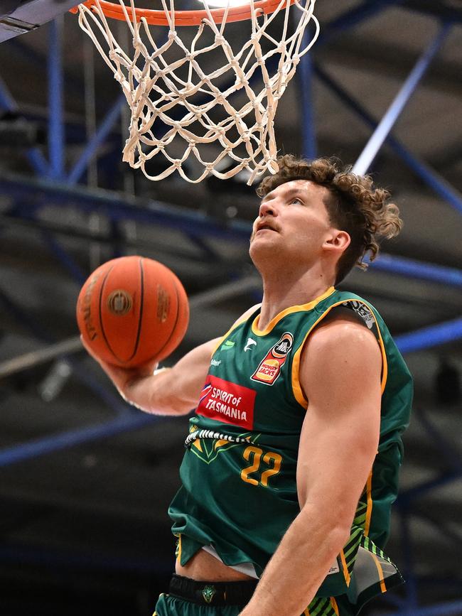 LAUNCESTON, AUSTRALIA - NOVEMBER 18: Will Magnay of the Jackjumpers warms up during the round 7 NBL match between Tasmania Jackjumpers and New Zealand Breakers at Silverdome, on November 18, 2022, in Launceston, Australia. (Photo by Steve Bell/Getty Images)