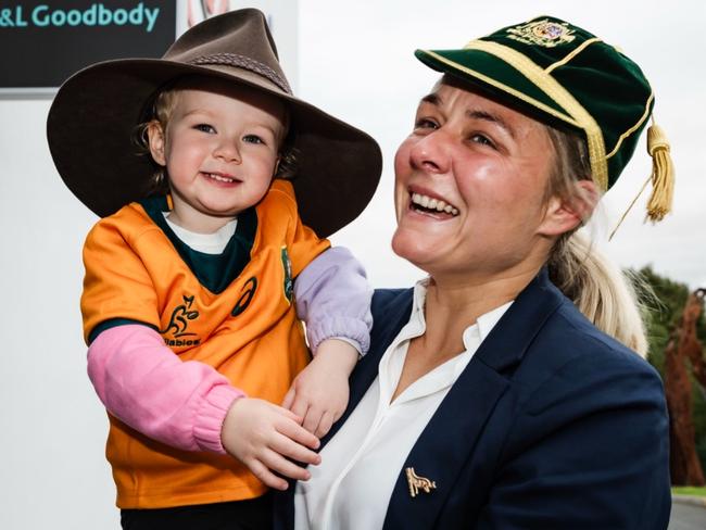 Lucy Dinnen with her daughter Zoe. Picture: Supplied