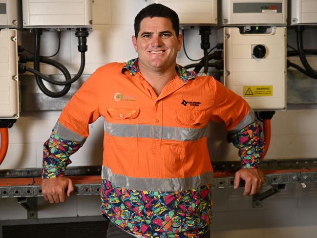 Employer Sam Gardel wearing a TradeMutt work shirt, which was designed to start a conversation about mental health. Picture: NCA NewsWire / Dan Peled