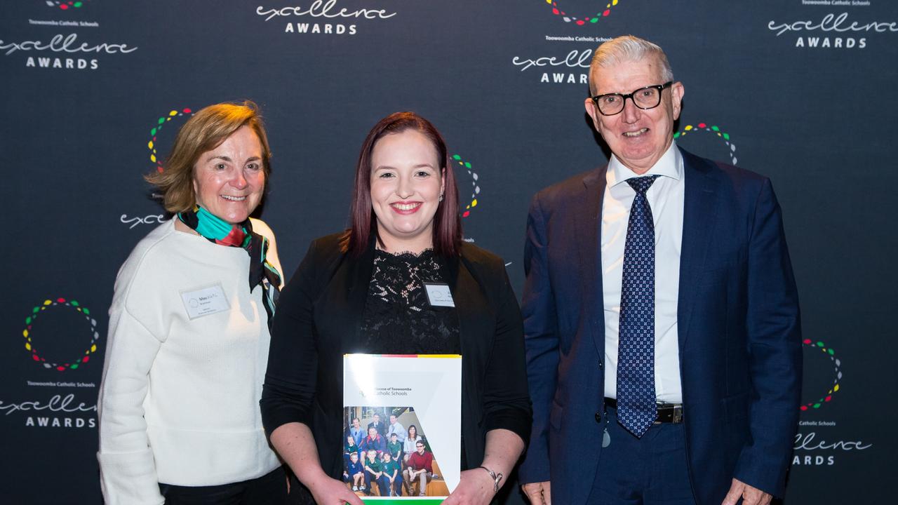 Award recipient Jade Manteit (centre) with Kath Brammer and Dr Pat Coughlan.