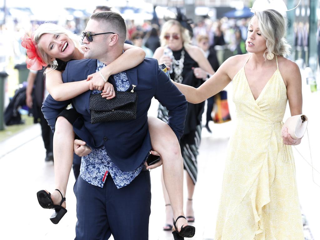 Melbourne Cup 2019 Best Drunk Photos Post Race Debauchery Nt News 