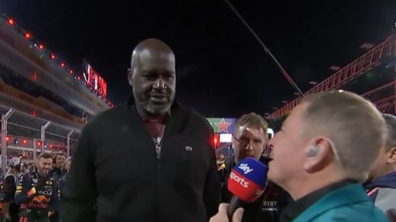 Martin Brundle speaks with Shaquille O'Neal.