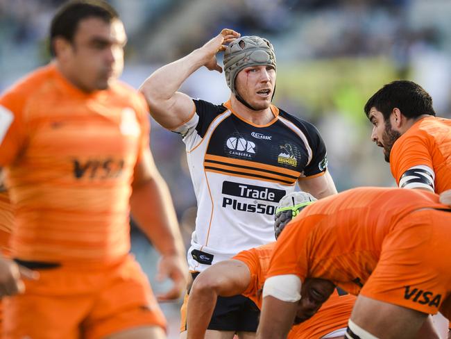 Brumbies' David Pocock with blood running down his face during the Round 10 Super Rugby match between the Brumbies and the Jaguares at GIO Stadium in Canberra, Sunday, April 22, 2018. (AAP Image/Rohan Thomson) NO ARCHIVING, EDITORIAL USE ONLY