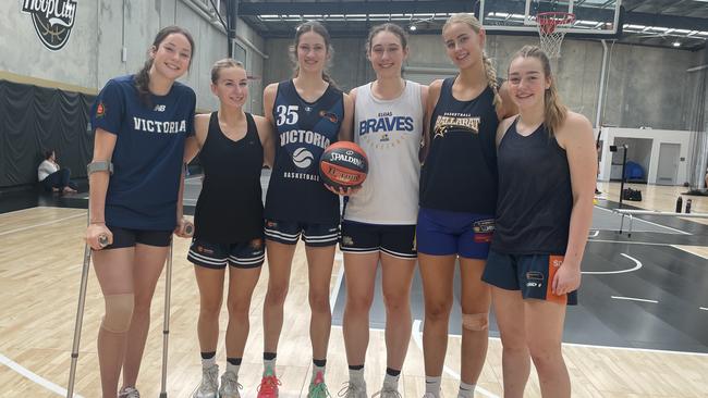 Victorian players Sophie Burrows, Paige Burrows, Dyani Ananiev, Erin Condron, Holly Grifiths and Lily Carmody at the U20 National Championships.