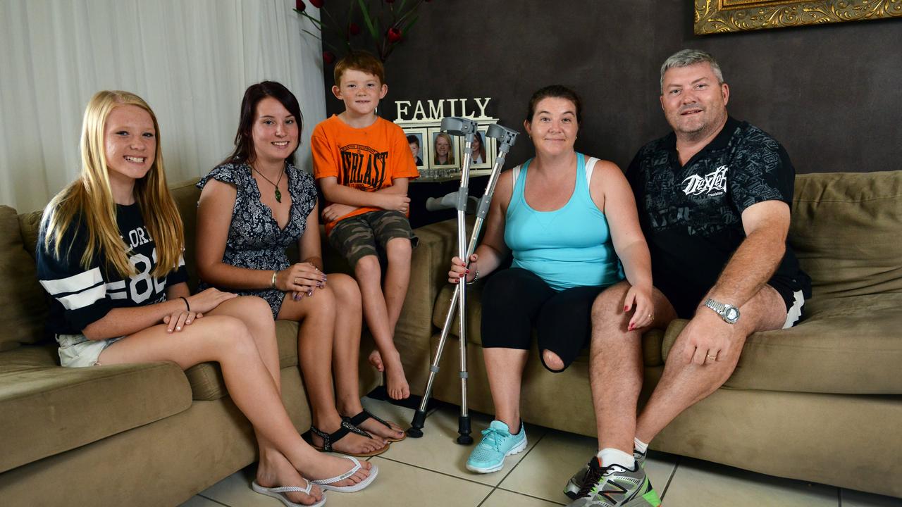 Paula Gowland with her family (LtoR) Ashlee, 13, Jess, 18, Ethan, 7, and husband John. Photo Patrick Woods / Sunshine Coast Daily