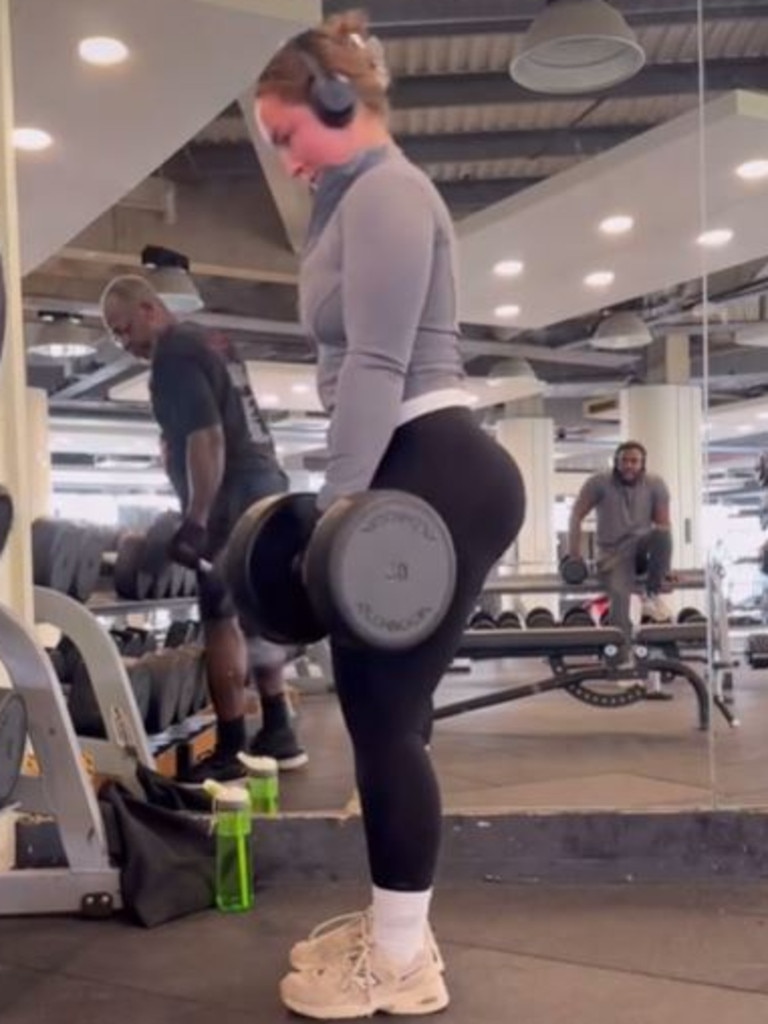 A woman has copped criticism for her response to a fellow gymgoer who walked in front of her workout while she was filming. Picture: TikTok/@shapedbyshiana