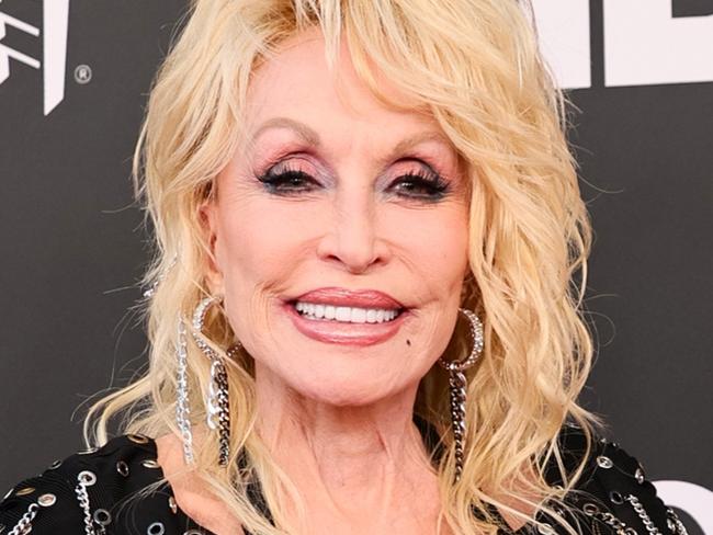 LOS ANGELES, CALIFORNIA - NOVEMBER 05: Dolly Parton attends the 37th Annual Rock & Roll Hall of Fame Induction Ceremony at Microsoft Theater on November 05, 2022 in Los Angeles, California. (Photo by Theo Wargo/Getty Images for The Rock and Roll Hall of Fame)