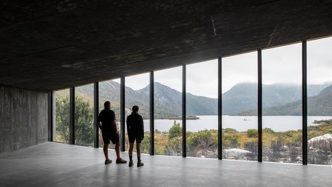 Dove Lake Viewing Shelter, Cumulus Studio (TAS).