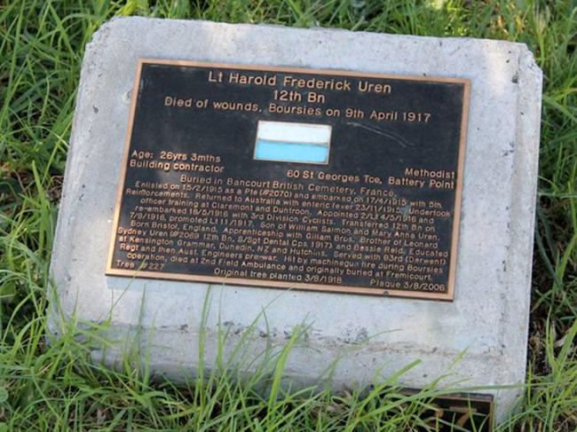 Harold Frederick Uren’s plaque on the Soldiers' Memorial Avenue in Hobart.