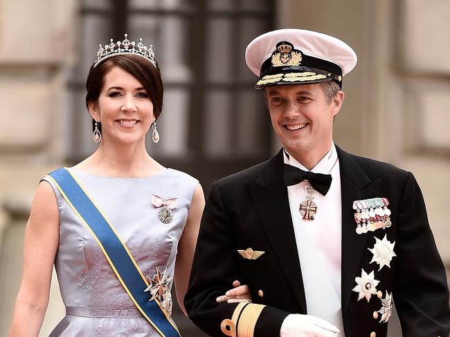 STOCKHOLM, SWEDEN - JUNE 13:  Crown Prince Frederik of Denmark and Crown Princess Mary Of Denmark attend the royal wedding of Prince Carl Philip of Sweden and Sofia Hellqvist at The Royal Palace on June 13, 2015 in Stockholm, Sweden.  (Photo by Ian Gavan/Getty Images)