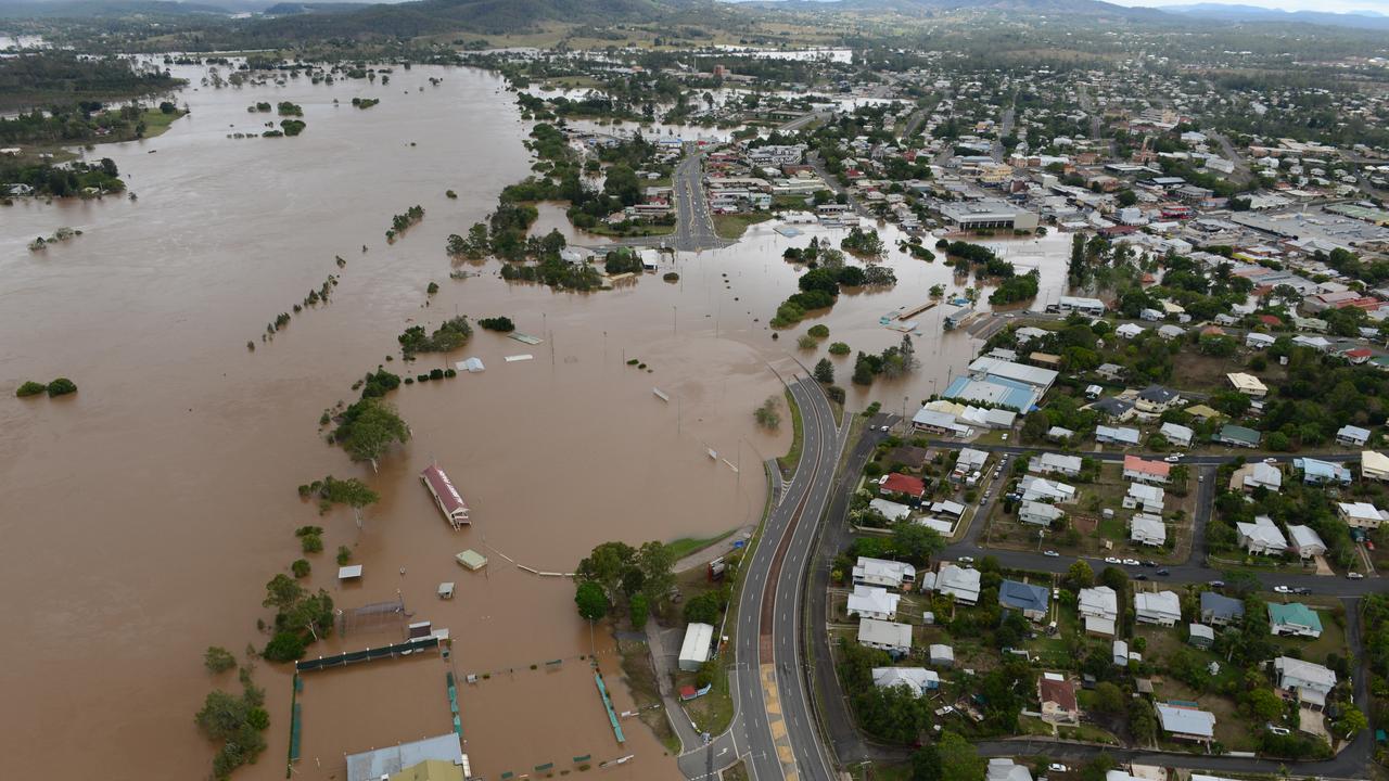 This image shows just how high a levee would have to be built to stop water entering Mary St. 2013 aerial flood pictures of Gympie. Photo Craig Warhurst / The Gympie Times