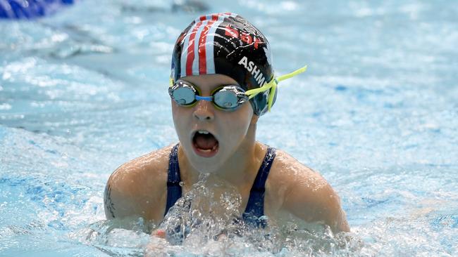 Annabel Ashmead, of Barossa, winning the second heat of the 10-11 year old 100m breaststroke at the SA Country Swimming Championships. Picture: Naomi Jellicoe