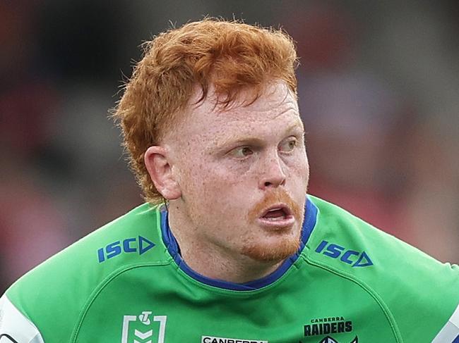 SYDNEY, AUSTRALIA - SEPTEMBER 07: Corey Horsburgh of the Raiders offloads during the round 27 NRL match between St George Illawarra Dragons and Canberra Raiders at Netstrata Jubilee Stadium, on September 07, 2024, in Sydney, Australia. (Photo by Mark Metcalfe/Getty Images)