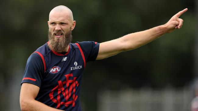 Tim and Dan are split on whether to start injured Melbourne ruckman Max Gawn.