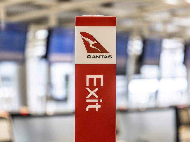 Qantas hits back over calls to divest Jetstar