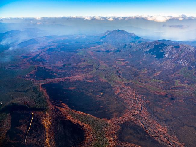2019 Tasmanian bush fires. Vale of Rasselas with the Gordon River, Gell River Fire - at Southwest National Park. . Picture - LUKE TSCHARKE / PAR AVION