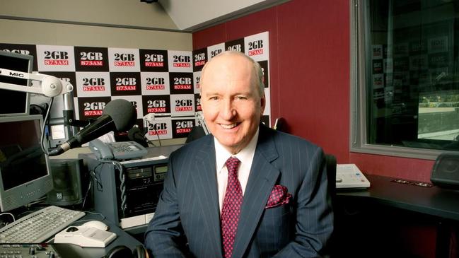 Alan Jones is set to sign a new contract with 2GB.