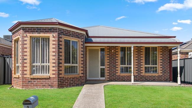 3 Leighton Green, Derrimut, Vic 3026 - for herald sun real estate