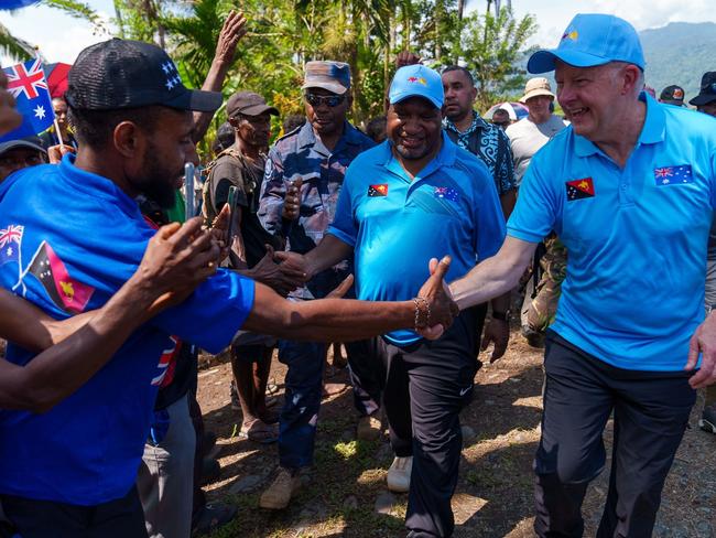 Thousands of locals greeted the pair. Picture: X / @AlboMP