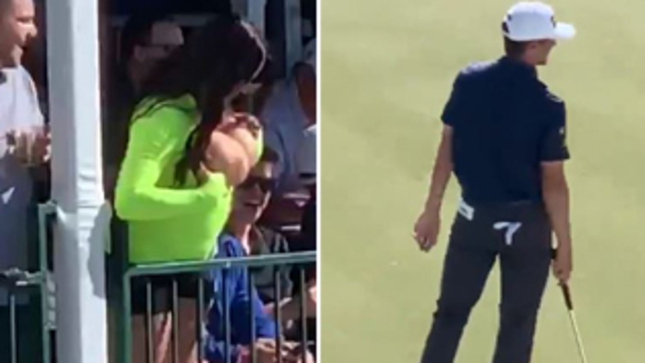 Female golf fan flashes boobs at Phoenix Open video