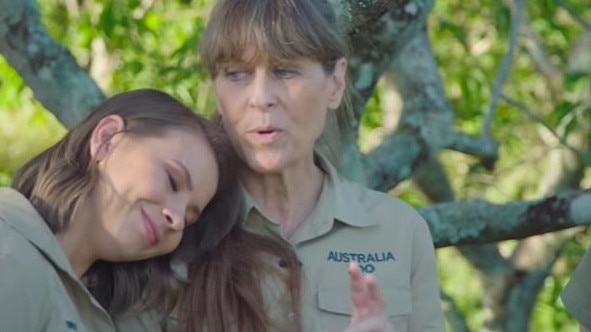 Bindi Irwin leans on her mum Terri Irwin for support during the memorial. Picture: Bindi Irwin