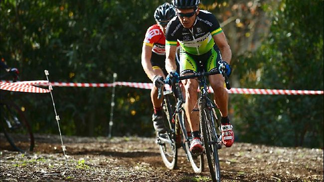 Robbie McEwen experiences the pain of his first national cyclo-cross ...