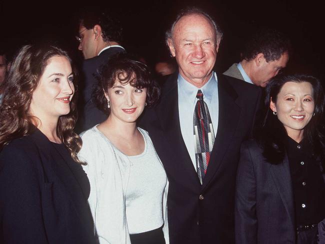 10/2/96 Beverly Hills, CA Gene Hackman, wife Betsy, Leslie, and Elizabeth at the premiere of his new movie "The Chamber".