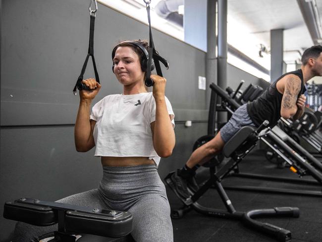 MELBOURNE, AUSTRALIA - NewsWire Photos - OCTOBER 30, 2021:   Gyms have reopened in Melbourne after lockdown restrictions lifted. People seen exercising at Goodlife gym in South Melbourne.                             Picture: NCA NewsWire/Sarah Matray