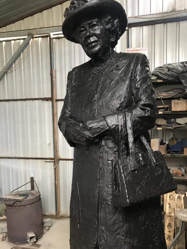 Robert Hannaford’s statue of Queen Elizabeth II. supplied Robert Hannaford