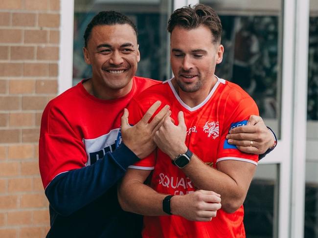 Raymond Faitala-Mariner greets Gutherson, as the clubs’ new fullback wears Dragons colours for the first time. Credit: Instagram.