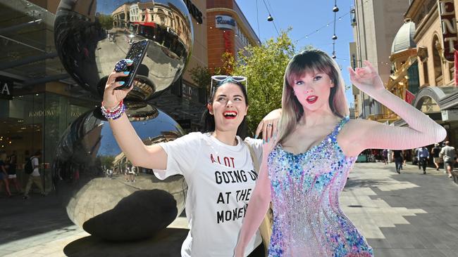 Taylor Swift* in Adelaide with Justine Gaudreau-Frewster. Picture: Keryn Stevens