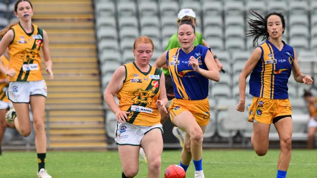 St Mary's women take on Wanderers women in Round 4 of the 2022-23 NTFL season. Picture: Tymunna Clements / AFLNT Media