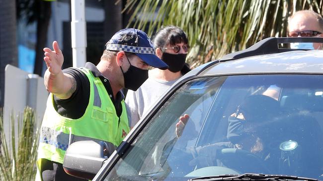 The increased police presence on the border at Coolangatta. Picture by Richard Gosling.