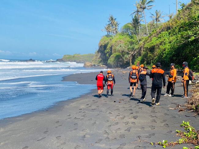 The body of missing Australian man, Craig Laidley, 56, feared drowned at Balian Beach, Selemadeg, was found at Secret Bay Beach this morning. Picture: Denpasar Search and Rescue Office