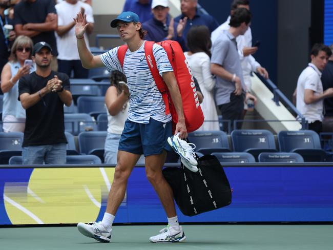 Alex de Minaur farewells the US Open crowd. Picture: Matthew Stockman/Getty Images