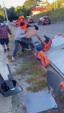 "It's a f***ing picket line don't cross it": wild CFMEU brawl up close