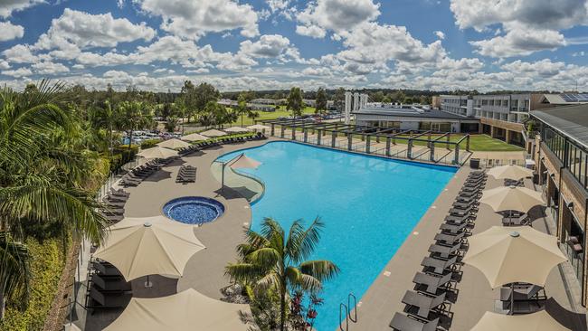 The outdoor facilities of the Crowne Plaza Hunter Valley.