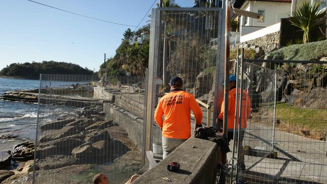 A sturdy 3m high metal fence with spikes is being built at Fairy Bower and Shelly Beach to keep out runner and selfie hunters.