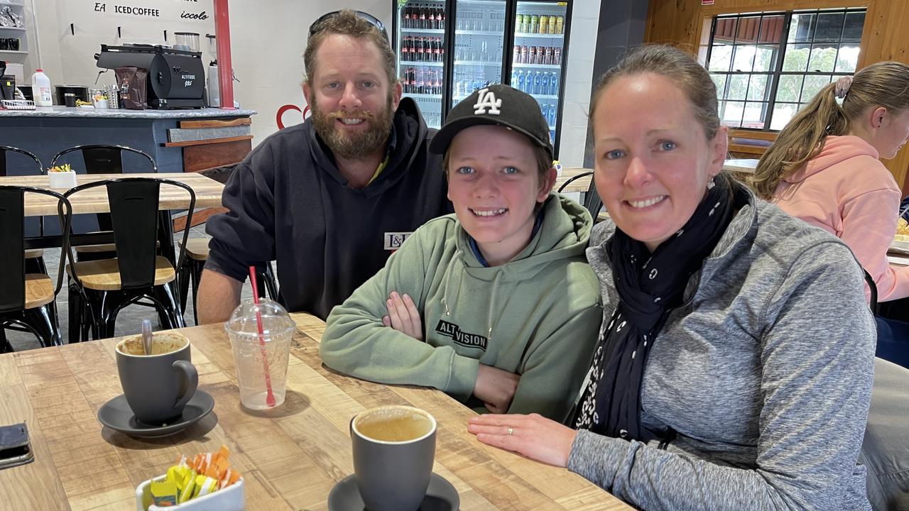 Peter Hill, Jonah Hill and Michelle Hill at the Vincenzo’s reopening. Photo: Madison Mifsud-Ure / Stanthorpe Border Post