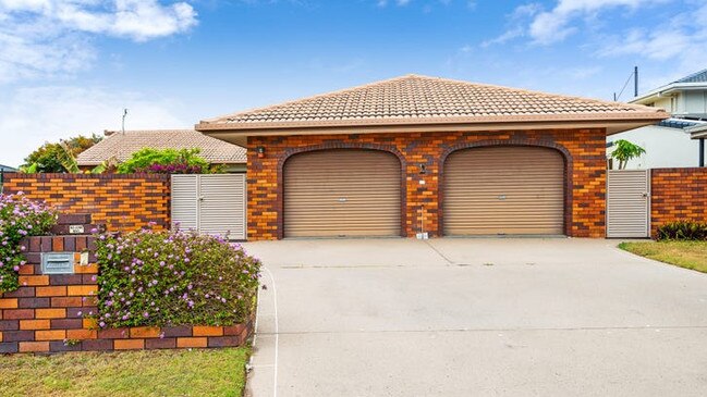 This 3-bedroom, 2-bathroom Paradise Point home was listed to rent for $1200.