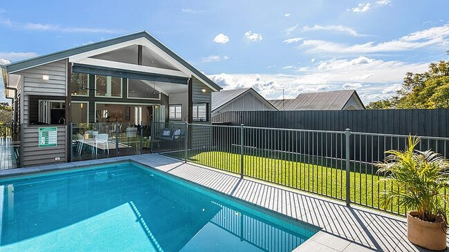 61 Lizzie St, Bardon goes to auction at noon.