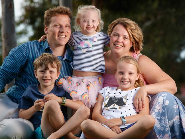 20/3/18 SA Weekend: Daniel and Samantha Roach with their children Bailey 8, Charlotte 5 and Alyssa 9 at Seaford Meadows. Picture MATT TURNER.